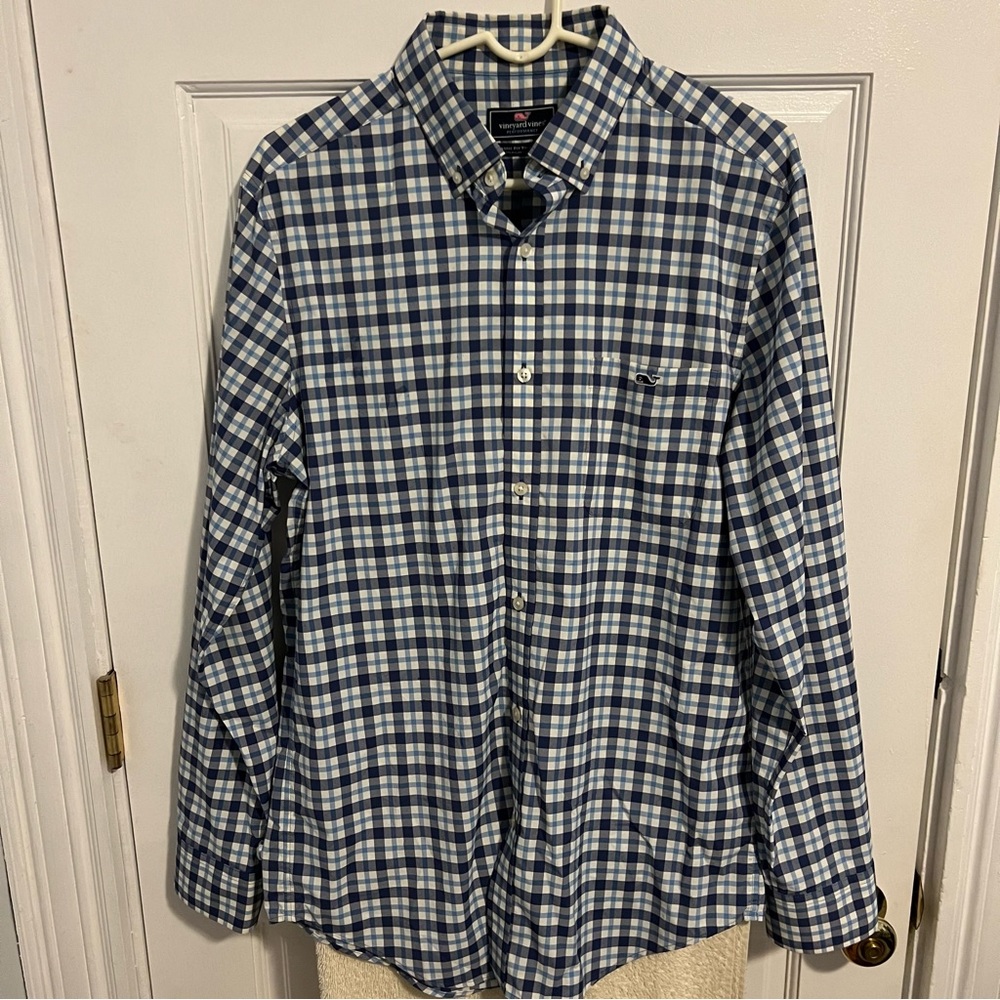 Vineyard Vines Performance Classic Fit Tucker Shirt. Nylon. Excellent condition